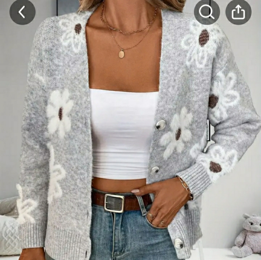 Floral Button-Up Cardigan in Gray and White